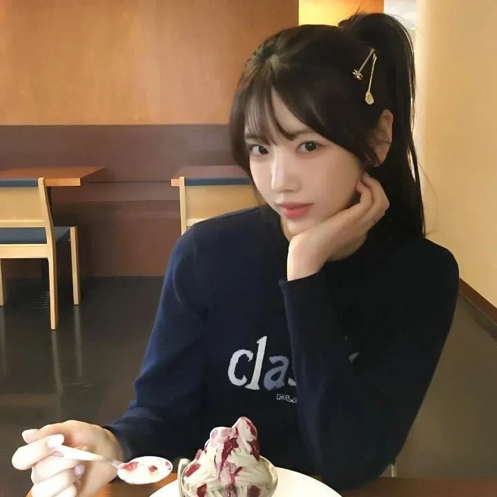 女孩罗塞玛莉